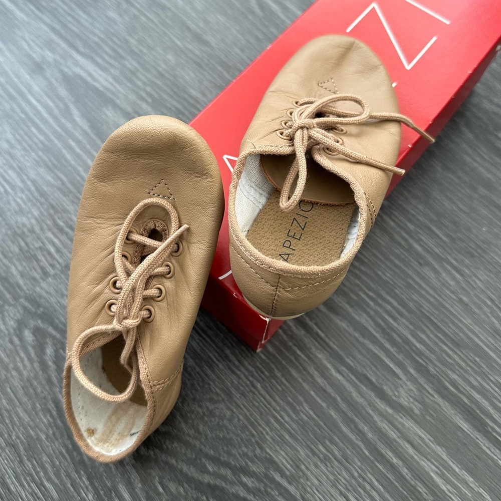 EUC Capezio Jazz Shoes Girls 11W